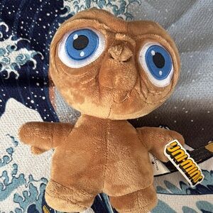 NWT uni-mini ET (universal studios)